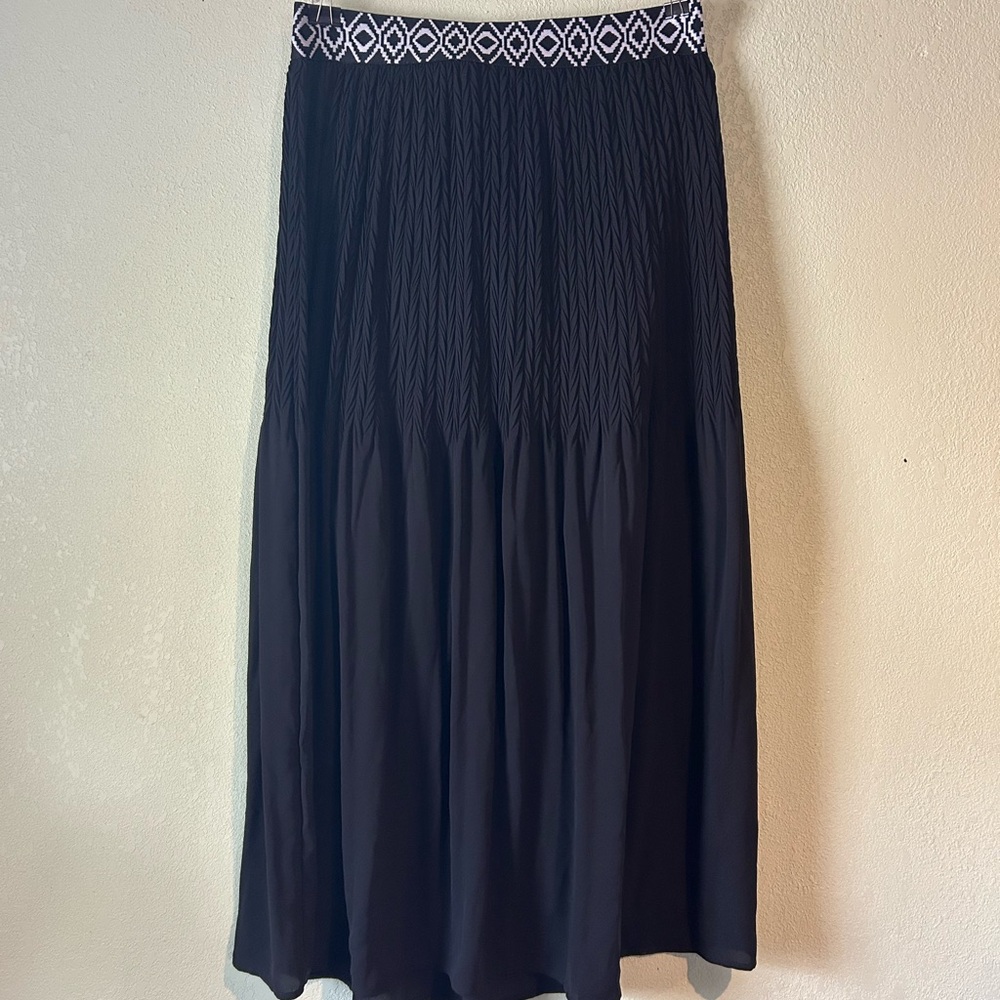 New Directions Black A-Line Skirt with White Pattern